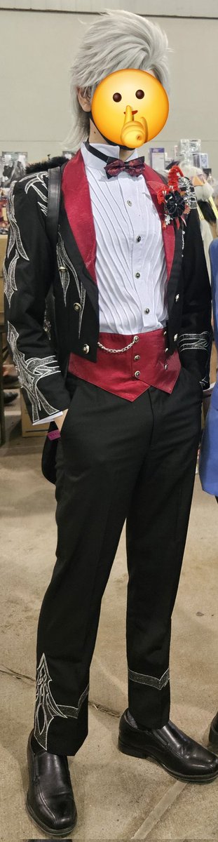 bl_ahgase's tweet photo. wedding sylus cosplayer at spring sacanime 2026 i think about you OFTEN😫
(genuinely one of my fav cosplays ive seen irl🥹)

 🥀 please find this post and tell me you have an instagram or smtg i can follow😢😢

*i put an emoji on their face in case they arent comfy with it posted https://t.co/OJH9JpVECR