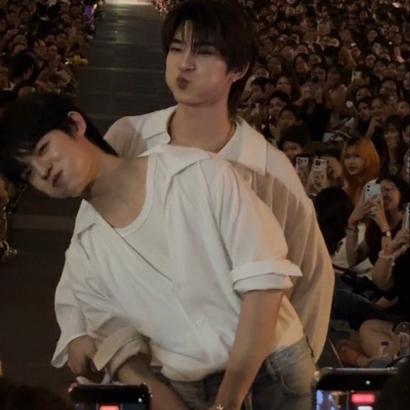 Bberrypip's tweet photo. looking for interactive #moots :3

- she/her | 17 (08) 
- main: #teeteepor PTTP and #pondphuwin !!
- K-pop main: Enhypen #evergene
- also like many other couples !! :P 
- not new to #bltwt #kpoptwt 
- any fandom is welcome ⟢ 

♡/↻ are very appreciated <3
#thaibltwt #promotwt https://t.co/VJdx8o6jkg