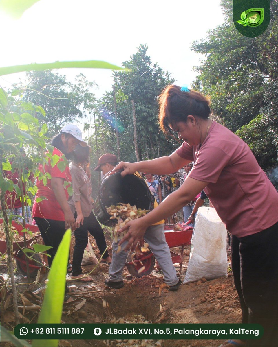 jpic_kalimantan's tweet photo. Langkah kecil yang dilakukan bersama hari ini dapat menjadi kontribusi nyata untuk lingkungan yang lebih sehat dan berkelanjutan. 

#jpickalimantan #dayakvoices #dayakbercerita #kalimantantengah #indonesia #dayak #dayakkalteng #lingkunganhidup https://t.co/n8LsRcqA97