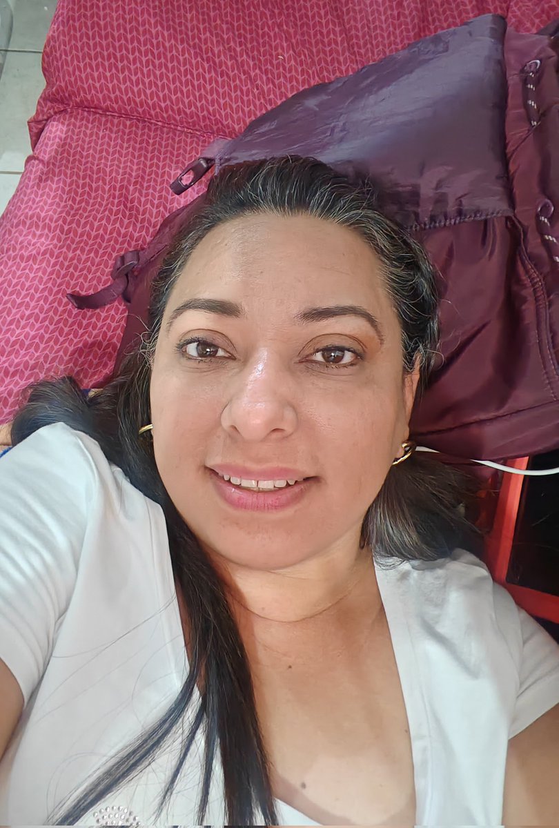 paty_mirele's tweet photo. A la distancia te acompaño 💓💓 https://t.co/IYx2XOWzHf