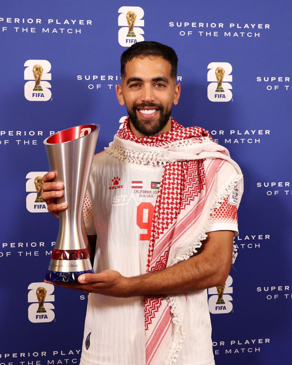 OmarHabibJr's tweet photo. علي علوان الصراحه مهاجم كبير و عنده رؤيه في الملعب و انكار ذات ل لاعبيه منتخب الأردن و أتمنى انه يكون مهاجم النادي الأهلي أو يحترف في فريق أوروبي https://t.co/DXamneQmIU