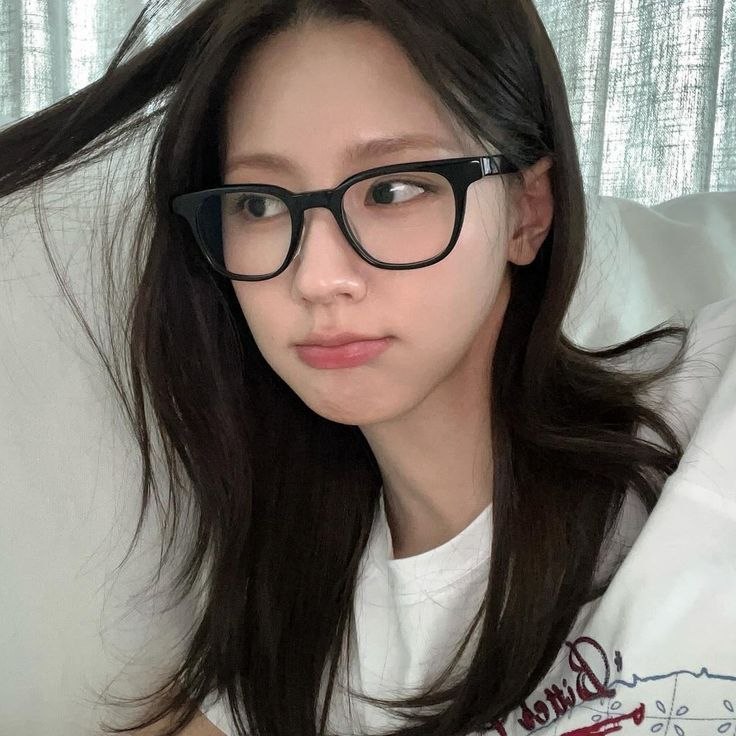 charmlsh_'s tweet photo. 🖤🔥 ꒰ LF MOOTS HUNT ꒱ 🔥🖤
⋆ ˚｡⋆ hi tl ! i'm joy 

✦ she/her | filo
✦ (G)I-DLE 
✦ miyeon biased 🎤🔥
✦ not new to #kpoptwt &amp; #stantwt
✦ loves strong concepts, edits &amp; chaotic tweets

♡ / ↻ to be moots ! https://t.co/KG8rpXteRO