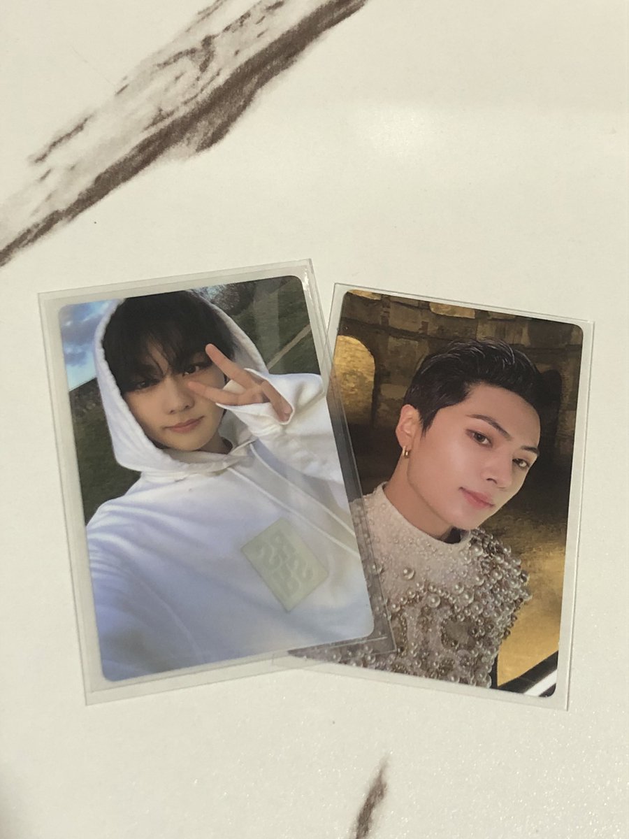 loevsun's tweet photo. wts lfb ph

enhypen dark blood weverse version jaywon jay jungwon pc 

— 220 payo dop 240 (set) 
— can do 1 week dop
— onhand &amp; ready to ship

just dm if you want vid condi or have any qs, tysm ! https://t.co/rdJqgz4aGQ