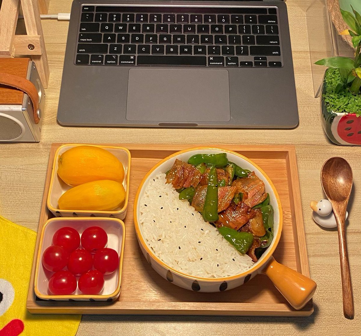 SSz3kcnmo54BFbe's tweet photo. Whoa! Just changed my habit of grabbing takeout every workday to prepping meals on Sunday evenings. Saved $80 last week and actually feel more focused at work—small shift, huge win! https://t.co/kQeMdsipZ7