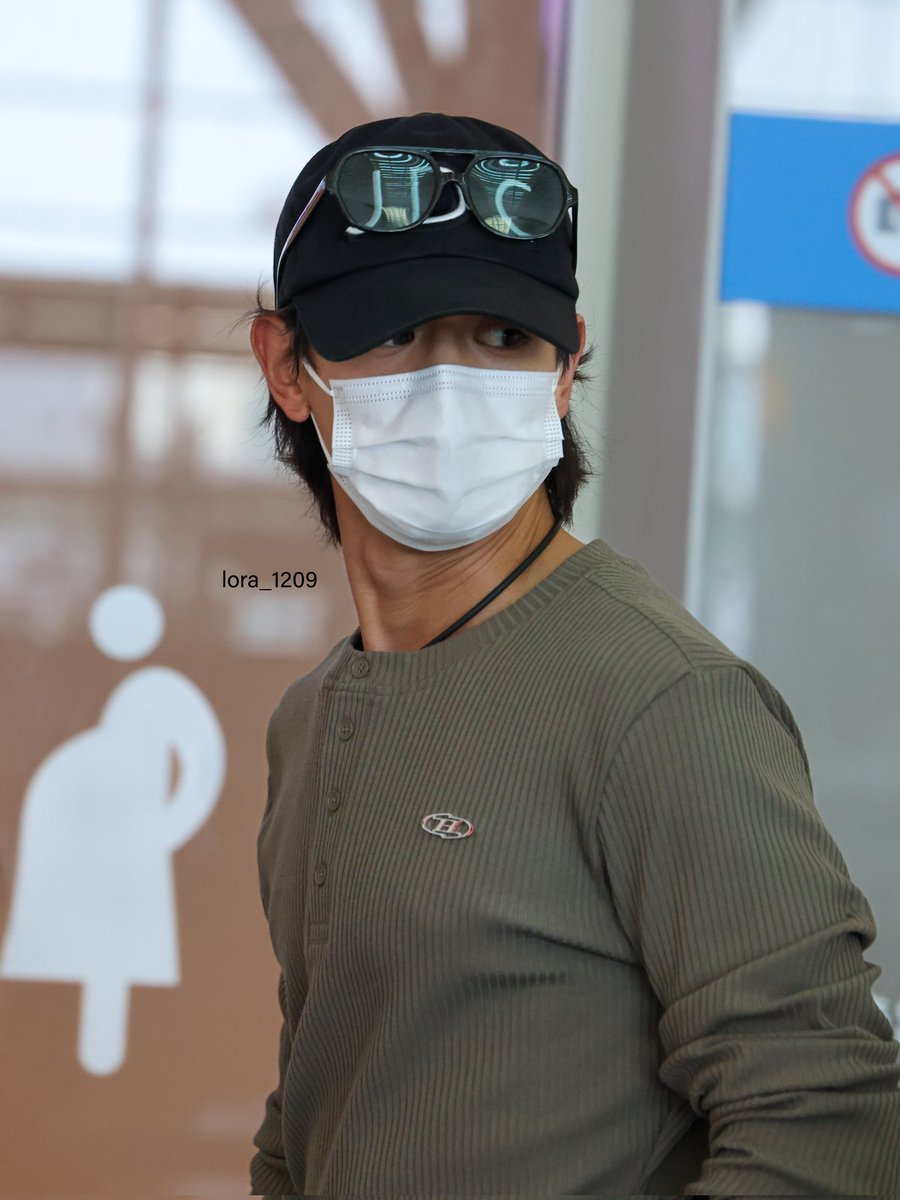 lora_1209's tweet photo. 260623 민호 인천공항 출국 

#샤이니 #민호 #최민호 #SHINee #Minho #ミンホ #崔珉豪 #珉豪 https://t.co/Dj8LaQKXLG