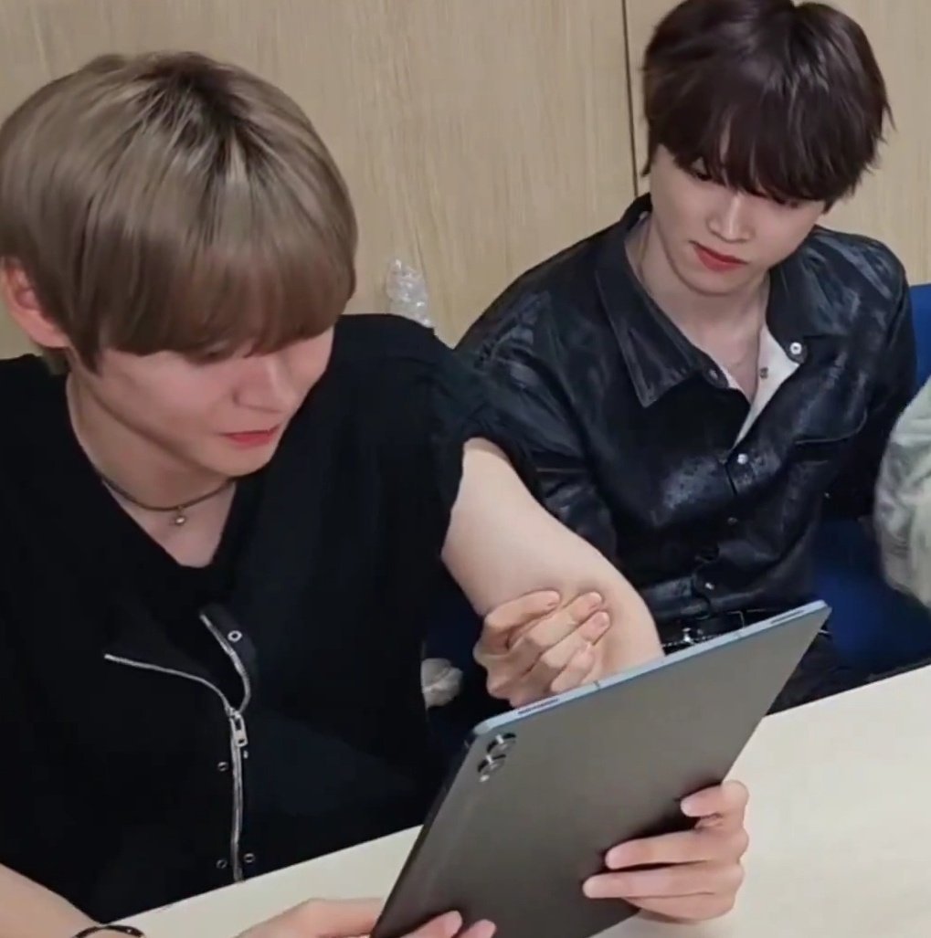 LilStonnie_'s tweet photo. สกุชชี่เกี๊ยว 0 บาท https://t.co/F4NYA9uqSb