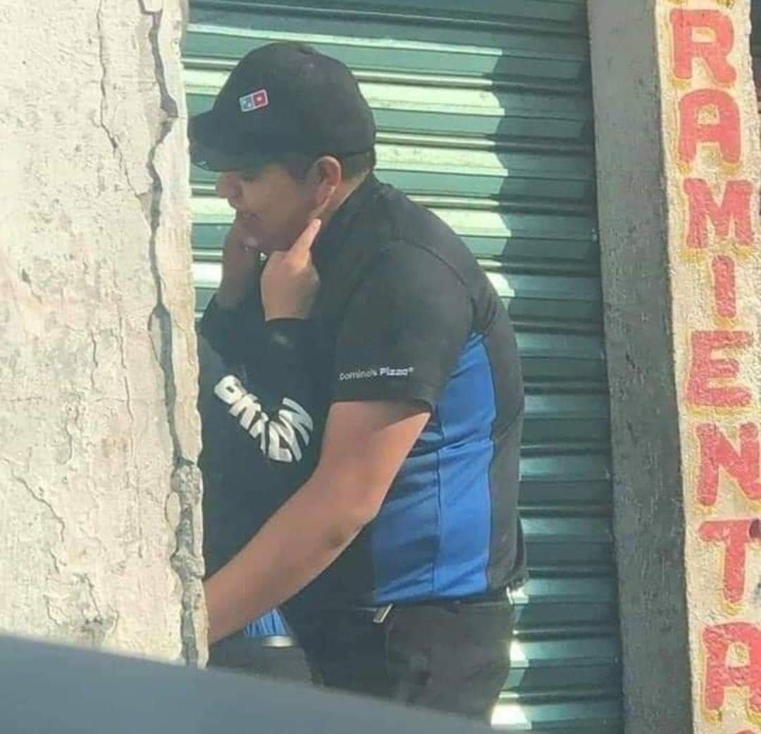MexicoMagico's tweet photo. 🍕 La pizza va a llegar fría, pero el repartidor caliente 🔥 https://t.co/kQbSQ4g6lR