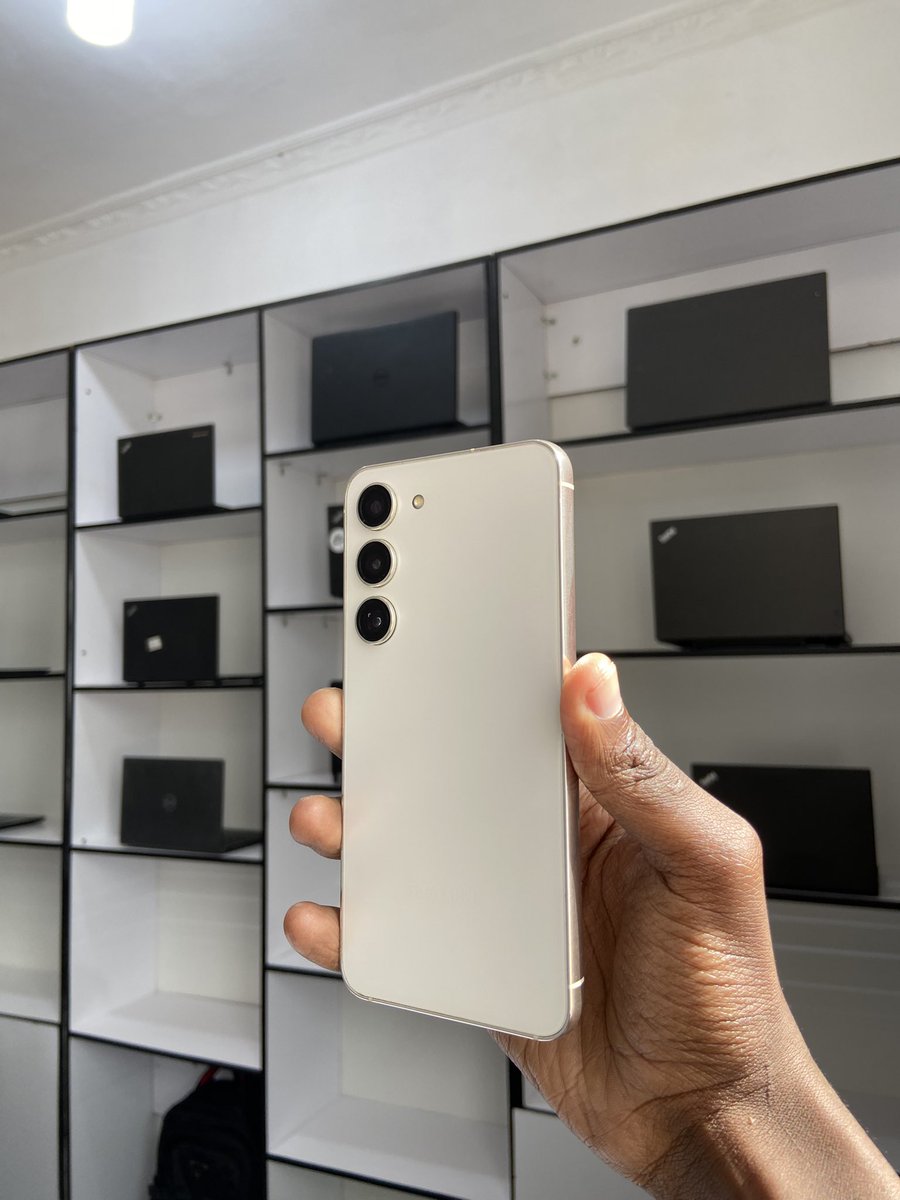 iNNOTECH265's tweet photo. Samsung Galaxy S23 5G
•  120Hz refresh rate
•  Processor: Qualcomm Snapdragon 8 Gen 2 
•  RAM & Storage: 8 GB RAM + 128 GB 
•  Rear Cameras: 50 MP main (OIS) + 12 MP ultrawide + 10 MP telephoto (3x optical zoom)
•  Battery: 3900 mAh capacity
•  OS: Android version 17 (Latest update)
MWK1,500,000.
0995311123