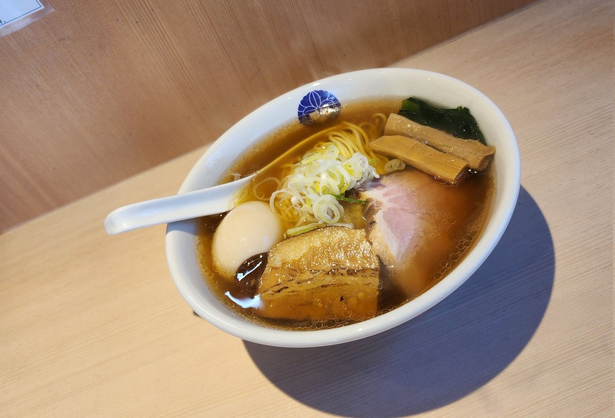mi2u35's tweet photo. 今日のお昼はお初のラーメン屋さんへ

シンプルですが麺もスープも美味しい🍜
リピート確定👍 https://t.co/I0wHHEdDtq