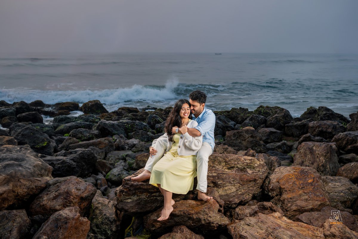 35mmArts's tweet photo. A beautiful outdoor couple session by 35mmArts, blending candid emotions, cinematic storytelling.@narendrapix 
https://t.co/7aBivcqbAu

📸 Best Wedding Photography in Vizag
🌊 Luxury Wedding Photography India
#35mmArts #VizagPhotography #WeddingPhotography #CoupleShoot https://t.co/5GK6g6wv75