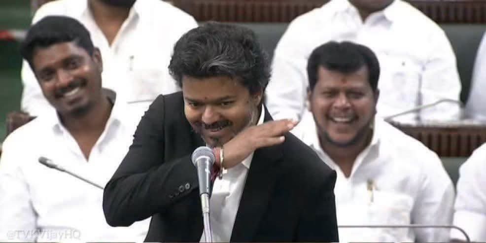 navin_offl's tweet photo. ஸ்டாலின் பத்து தோல்வி பழனிச்சாமி என செல்லுமிடம் எல்லாம்

ஆணவத்துடன் பேசினார்.அந்த ஆணவம் அவரை சட்டசபைக்கு கூட வர முடியாத அளவிற்கு வீட்டில் உட்கார வைத்தது விட்டது 

அதே ஆணவத்தை தனி மெஜாரிட்டி கூட பெறாத  ஜோசப் விஜய் இன்று கையில் எடுத்துள்ளார். ஆணவமும் தலைக்கனமும் என்றும் அழிவை தரும் https://t.co/GICVVm7EGK