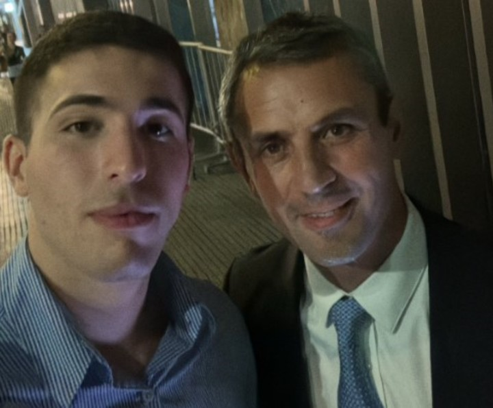 ElDisenso's tweet photo. 🚨La historia de Sharif Menem no es la de un joven brillante que triunfó en el sector privado: es la radiografía exacta de cómo el poder político y los privilegios financieros se heredan, se protegen y se multiplican bajo el amparo del Estado.
✅La casta, más vigente que nunca. https://t.co/0WnTU9gW3G