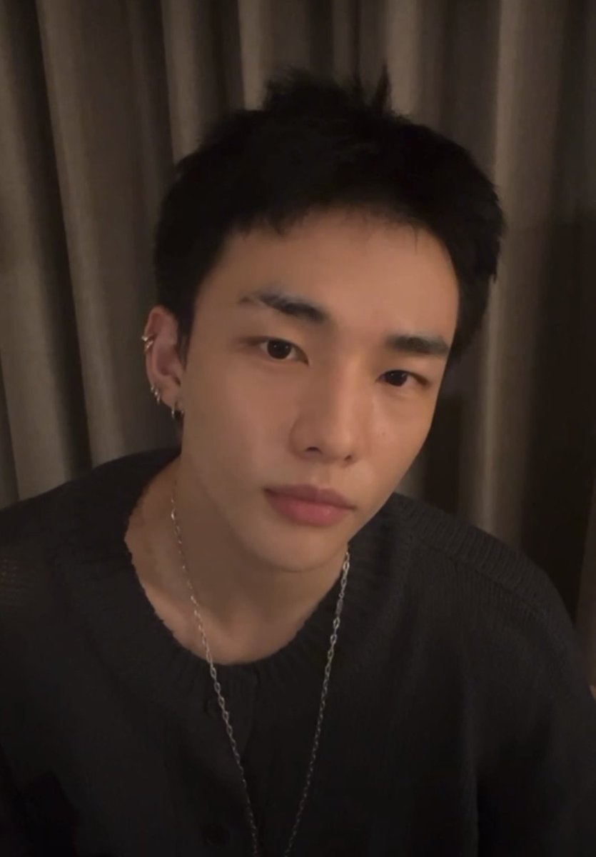 onlyhyunin's tweet photo. https://t.co/Wqcb8qTixI