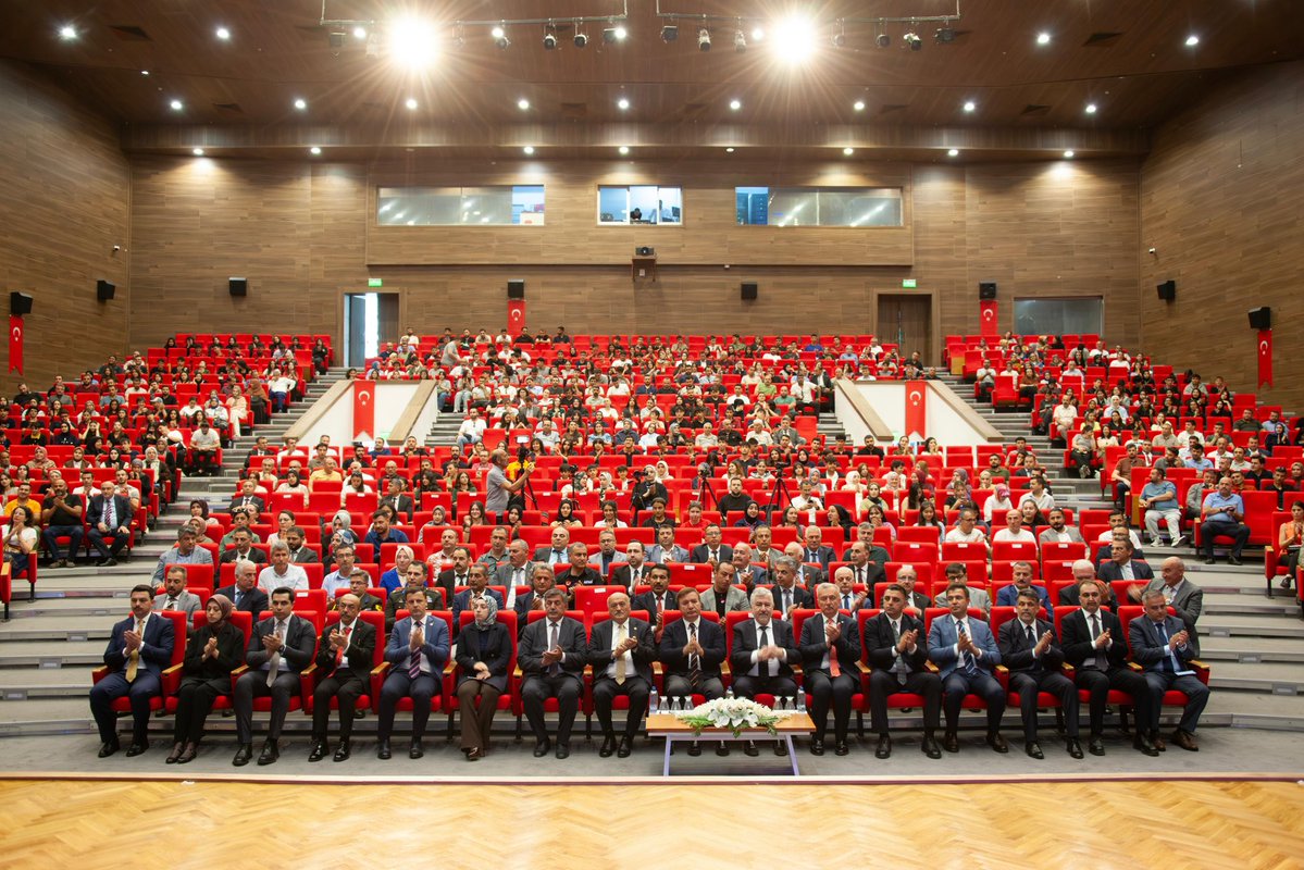 ebyu2006's tweet photo. EBYÜ’de Dijital Dünyanın Kullanıcıları Üniversitelerarası Öğrenci Sempozyumu Gerçekleştirildi
https://t.co/bZ1cRYH9IB https://t.co/Ku4B0M58ia