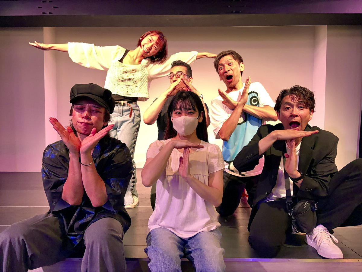 nanka_yokai5's tweet photo. 会場であるBar Theatre Ludoで２回目のお稽古〜！！でした昨日！🌙

Ludoさんにも入っていただきました♪
衣装着てみてもらって…みんなキャラが素敵です！！
お楽しみに👐✨

ポーズはYTTタクシ！！🚕

#何かようかい
#bartheatreludo https://t.co/WVsB2IbCal
