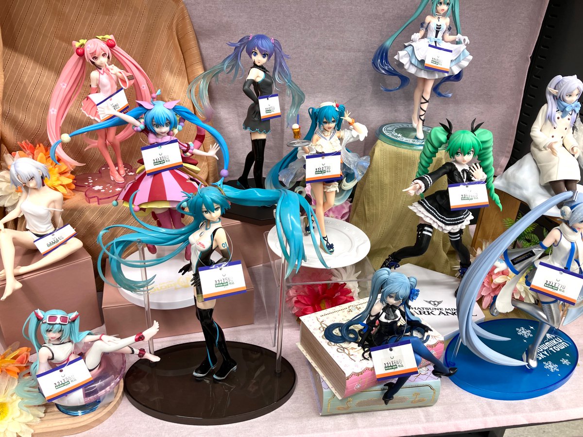 ⭐️お売り頂きました⭐️ 初音ミク 箱無しフィギュア ご来店お待ちし