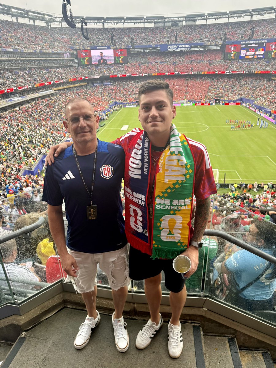 Mauricio18_23's tweet photo. The greatest day of my life. Because I got to experience it with my dad https://t.co/Vi5SIRCOXb