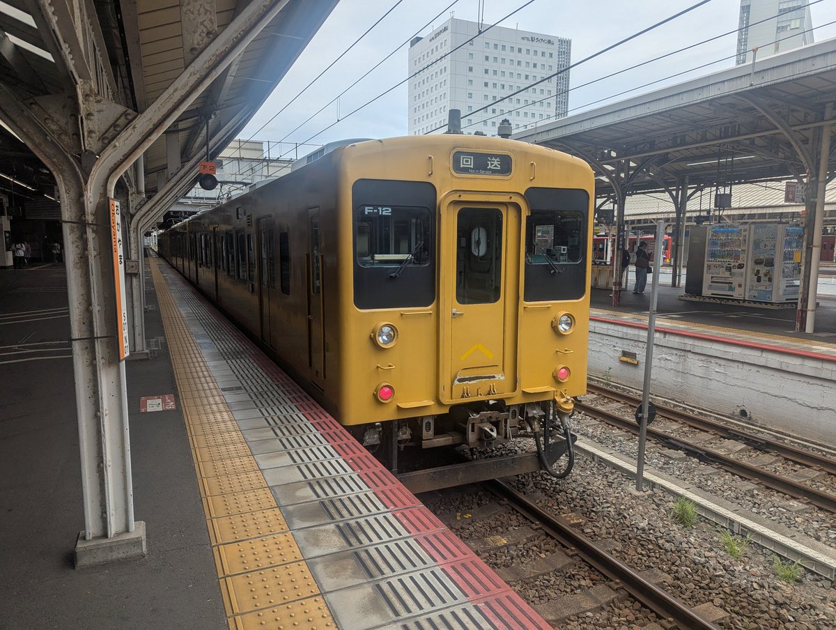 323117yz's tweet photo. 黄色い電車　105系 https://t.co/zdgM9JqK2k