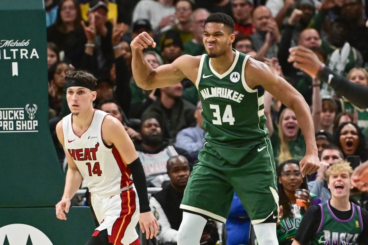 nicolasmeichel's tweet photo. Damian Lillard, Kyrie Irving, Kevin Durant, Donovan Mitchell...

Pat Riley et le Heat ont laissé passer beaucoup de stars ces dernières années, provoquant pas mal de frustration chez la fanbase. Mais ça valait le coup d'attendre.

GIANNIS ANTETOKOUNMPO DEBARQUE ! https://t.co/DeLNATwSvW