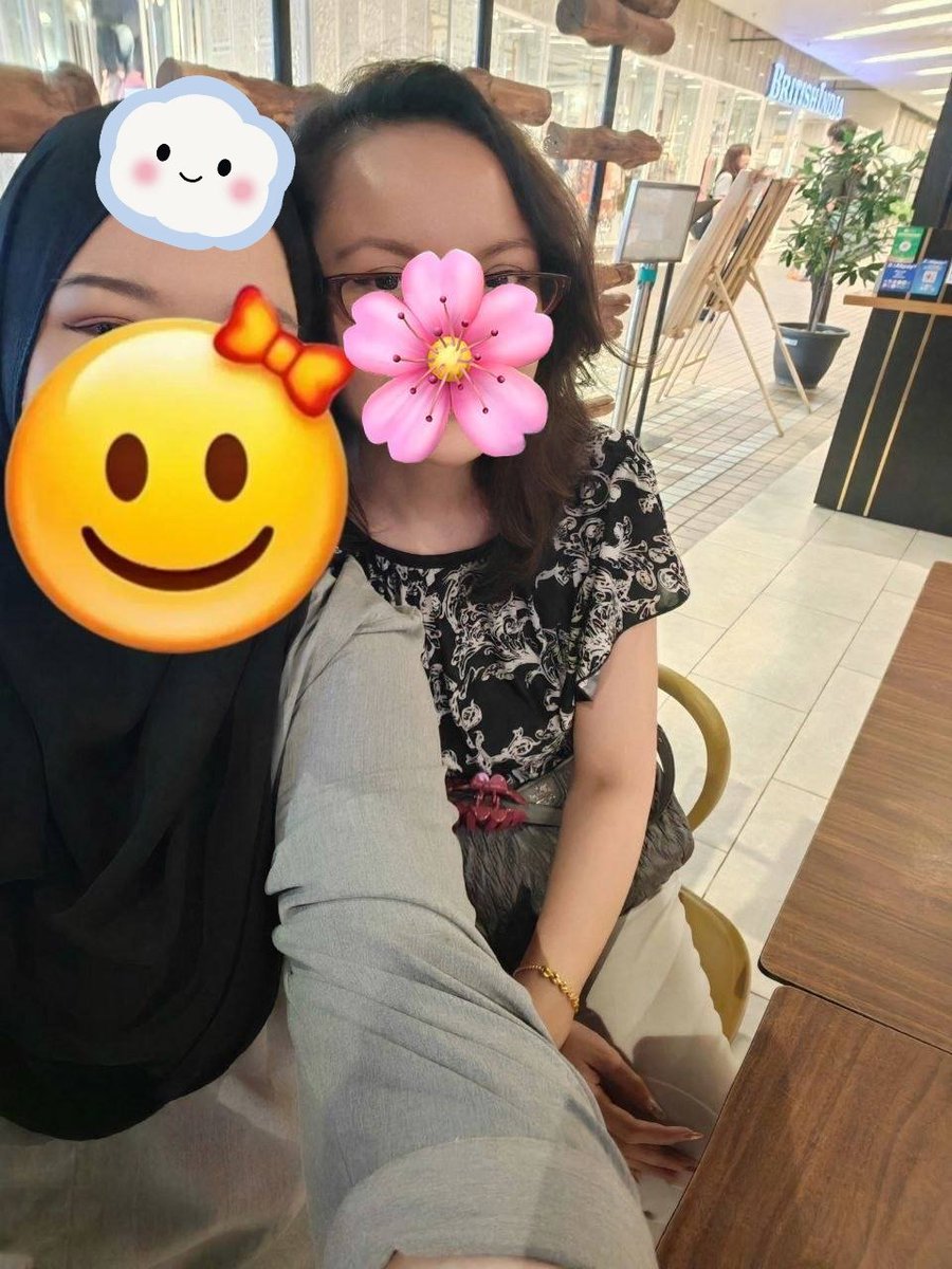 minomixx's tweet photo. Miss you, @8GoddessMia! We shall meet again, continue frightening the neighbouring tables at the café with our terrifying topics, evil laughs and kiss publicly once more! We kissed twice the last time. Let's double that this round. That's what happens when two Dommes meet. 🫰👑 https://t.co/ORsqsrzNZf
