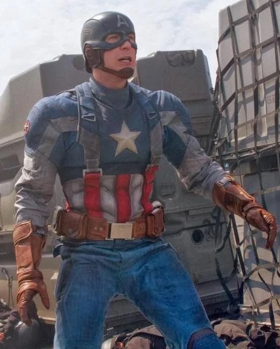 MaverickHTN's tweet photo. @900magsimus @someuseridfkbro @KhaosKontroller Luckily we got it in Winter Soldier 

But this time it lacks the darker leather, pistol holster, and red straps on the arm. 

Imo the Winter Soldier suit with scales would’ve been the best cap suit ever made https://t.co/ug5yYPVG9i