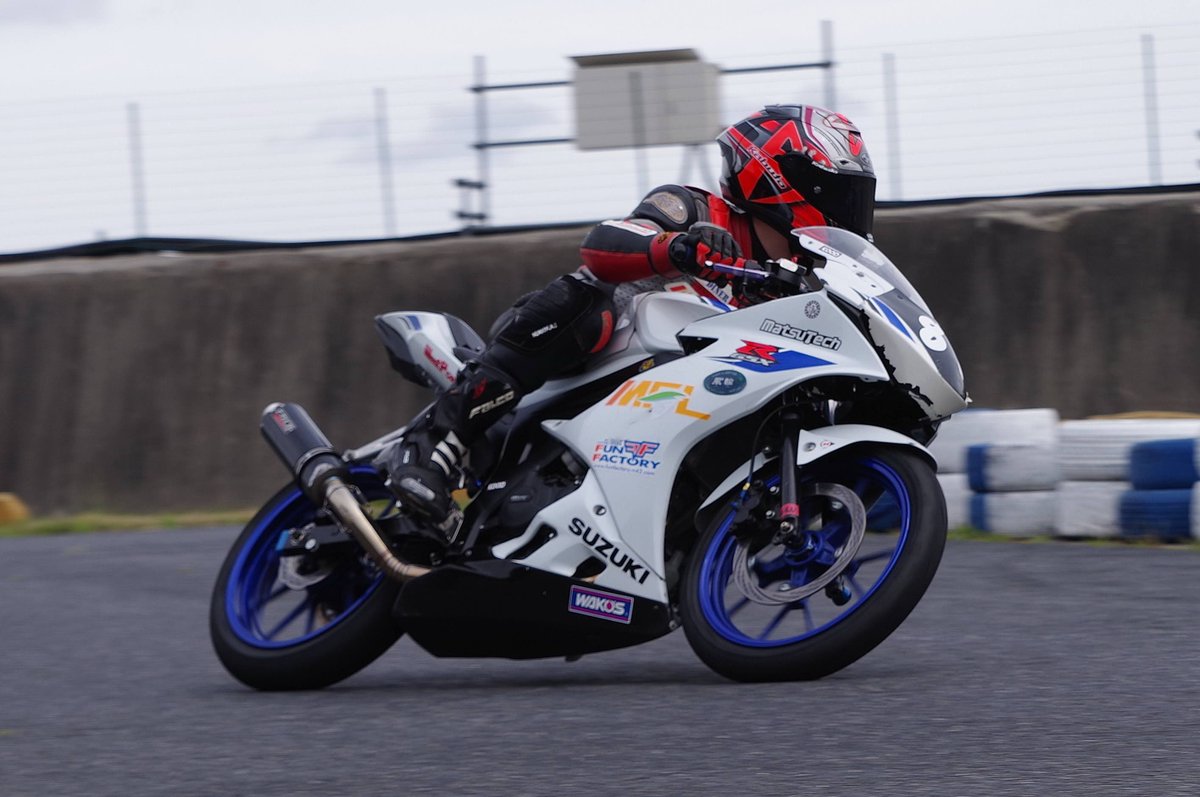 ALTmotovlog's tweet photo. なるほど、こんなところが開いとるから右コーナーがむちゃくちゃぎこちないんやな。

そんなことまでわかっちゃう
#COFREERIDE  
 
にしてもそろそろ太紀先生(@TaikiSato51 )に乗り方教わらんといかんね！ https://t.co/8ML9W9H6QI