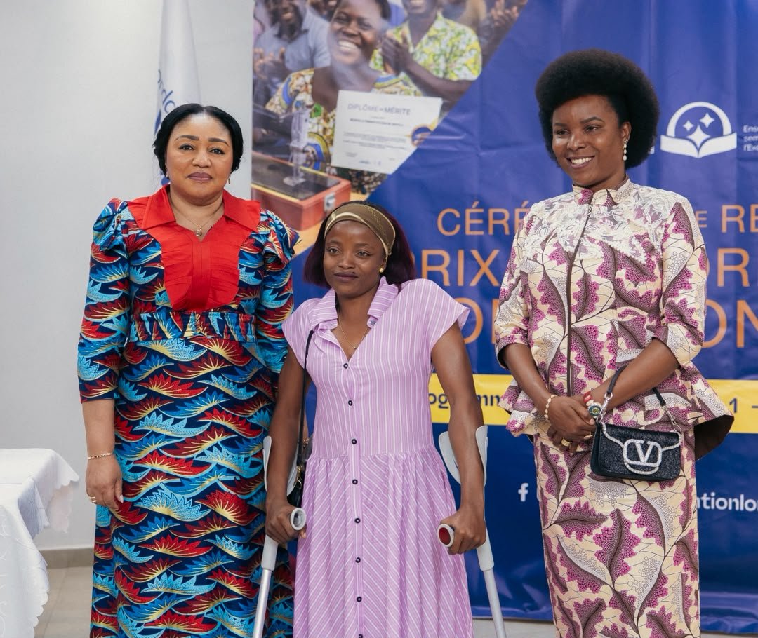 IrebeFM's tweet photo. En marge de la visite d’État en RDC, la Première Dame du Burundi, @Burundi1stLady , a échangé avec @DeniseNyakeru à la Fondation LONA.

 Au cœur des discussions : éducation, autonomisation et inclusion sociale.

 Un geste fort a marqué la rencontre avec la remise d’outils à des personnes vivant avec handicap, illustrant un engagement concret pour une coopération solidaire et inclusive.

 #Burundi #RDC #Inclusion #Solidarité