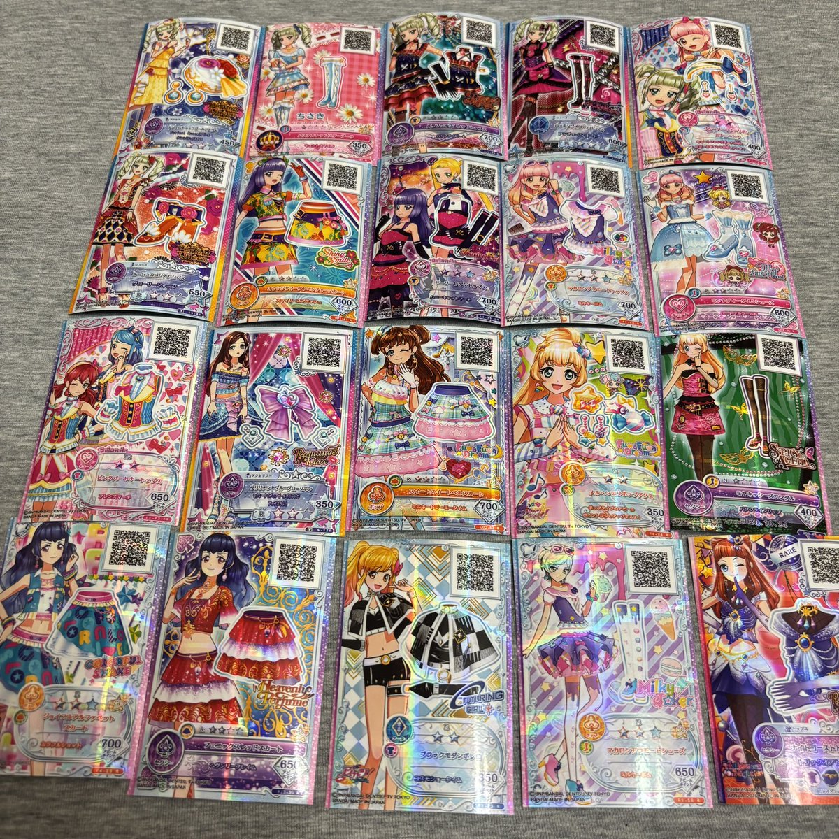3156_SD's tweet photo. 【譲渡買取】フレンズ スターズ オンパレード アイカツカード キャラ違いカード

【譲】画像1～4

【求】要相談＋送料(＋手数料) https://t.co/clqS1qBjcc