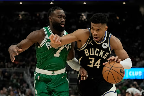 TrashTalk_fr's tweet photo. Pour Giannis, les Celtics ont offert :

- Jaylen Brown
- 2 choix de 1er tour de Draft (non protégés)

Les Bucks voulaient plus d'assets et notamment des jeunes joueurs (Hugo Gonzalez ?), mais Boston ne voulait pas aller plus loin. (via @ShamsCharania)

Direction Miami pour Giannis.