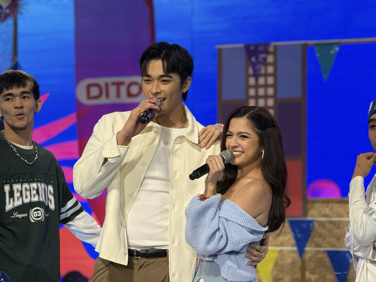 ofc_iwant's tweet photo. AnDITO ang kilig feels at good vibes with Alexa and BGYO Gelo this Tuesday funanghalian on It's Showtime!

Want more? Mag-enjoy with up to 2 hours of FREE streaming on iWant everyday via the DITO app! Exclusive for DITO subscribers only–simply download the DITO app -> click D+ -> and look for iWant to start streaming!

#iWantxDITO #LIBREiWantDITO

Promo period runs from June 1, 2026 to December 31, 2026. Per DTI Fair Trade Permit No. FTEB-258222 Series of 2026.