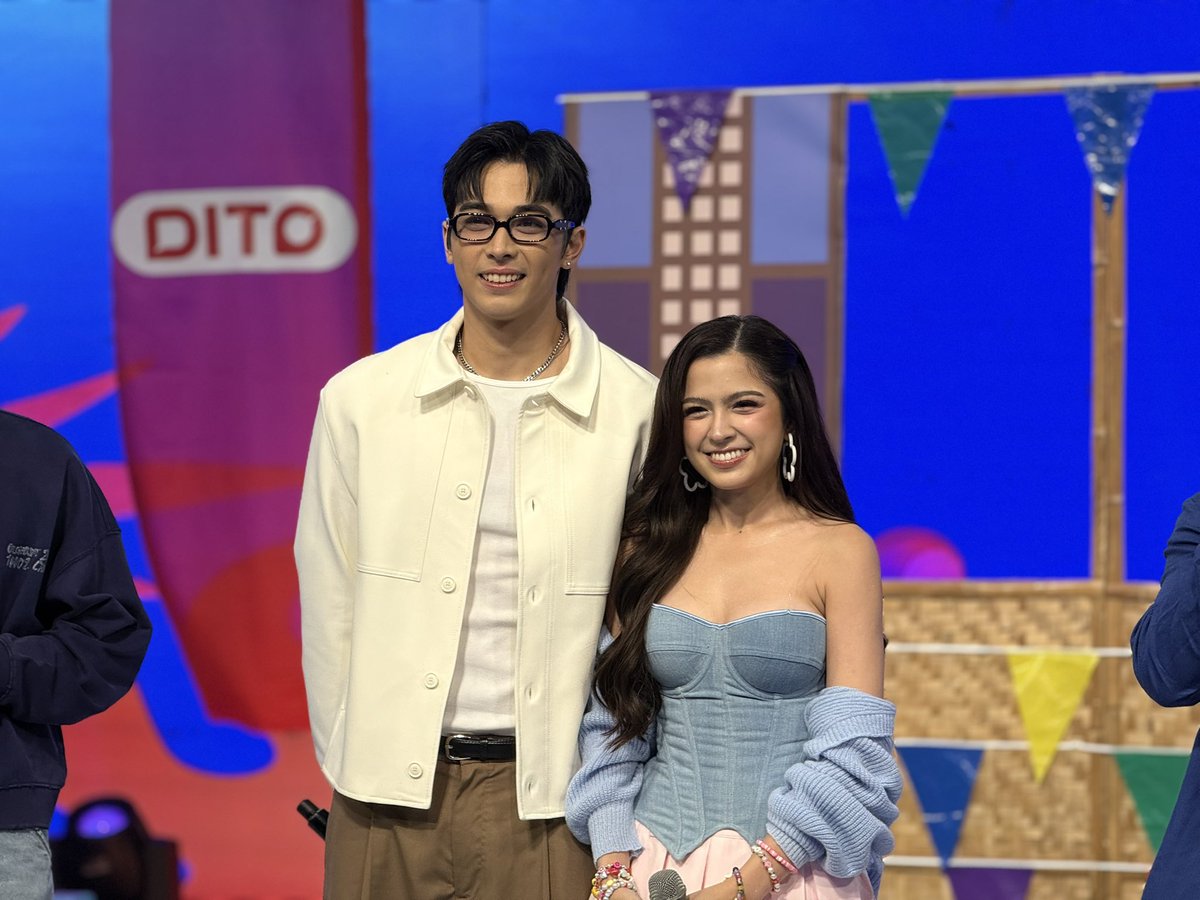 ofc_iwant's tweet photo. AnDITO ang kilig feels at good vibes with Alexa and BGYO Gelo this Tuesday funanghalian on It's Showtime!

Want more? Mag-enjoy with up to 2 hours of FREE streaming on iWant everyday via the DITO app! Exclusive for DITO subscribers only–simply download the DITO app -> click D+ -> and look for iWant to start streaming!

#iWantxDITO #LIBREiWantDITO

Promo period runs from June 1, 2026 to December 31, 2026. Per DTI Fair Trade Permit No. FTEB-258222 Series of 2026.