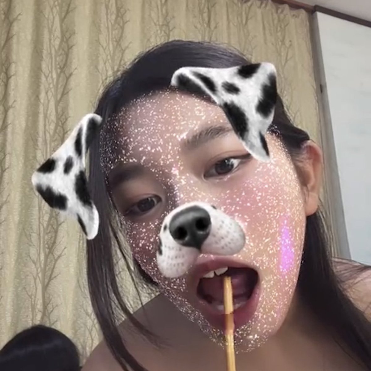 ZiqiLin6's tweet photo. この子エグすぎだろ... 
誰かフル持ってる人貼ってください！ https://t.co/fxDWlFnPTZ