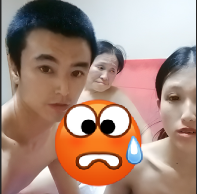 sokpeakva's tweet photo. 面筋哥跟岳母 媳妇大尺度直播
对母女俩为所欲为
搞副业把丈母娘都拉下水
岳父头上帽子绿了
他对得起岳父吗？ https://t.co/B99CcnFrdF