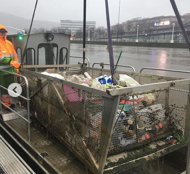 LWWworkboats's tweet photo. One of our #TrashSkimmer in Spain, unloading recovered plastic bags, bottles, styrofoam and other #marinedebris. 
No matter how much plastic they recover from the river, rain, tides and wind bring just as much back again. 
#preventplasticpollution #cleanseas #rivercleanup https://t.co/4Zz7QuNpIE