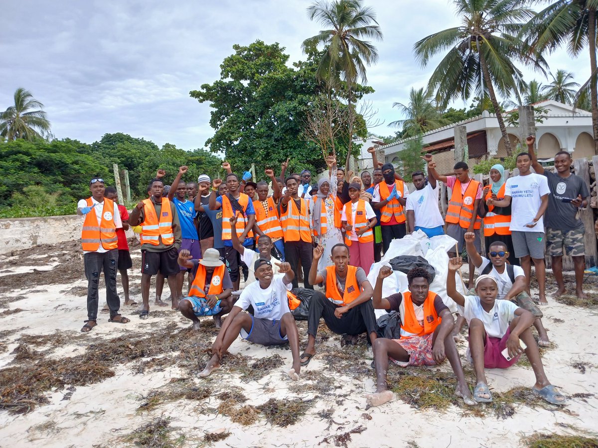 dianiyouthbeach's tweet photo. It's all about Saturday.
From Lantana to Pinewood, Diani Beach, we took action under the #CoastEDProject, covering 1 km and removing 108 kg of waste that threatens marine life and coastal ecosystems.
#SikilizaSautiYetuDuniaInaita 
#bahariyetujukumuletu 
#CoastED 
@EUinKenya https://t.co/Hjidc6qwKR