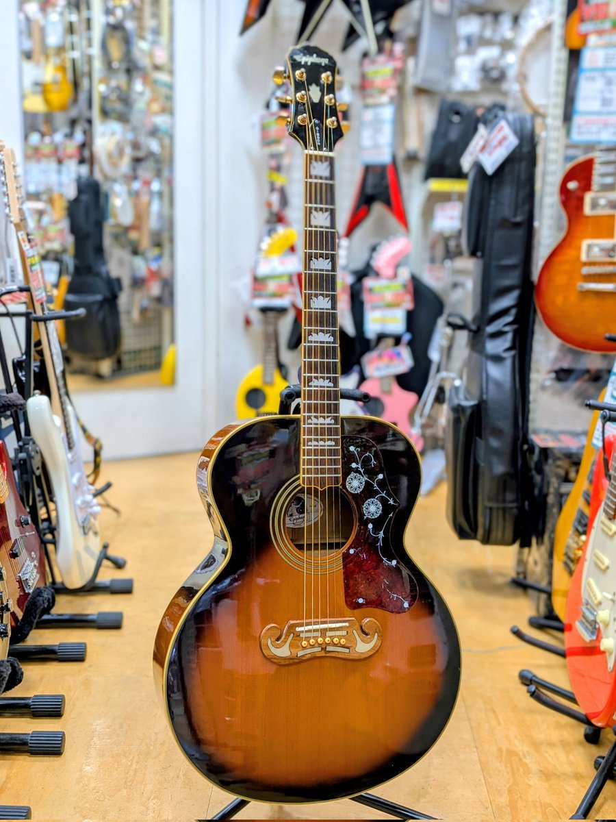 これぞギブソン直系、驚異の爆音ジャンボ。 1995年製、Epiphone