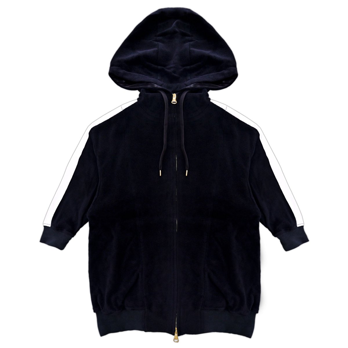 MioAtelier's tweet photo. こちら再入荷しましたので

お待たせしました毎週プレゼントキャンペーン第21弾 。
今週は「パイルジャージビッグフードダブルZIPパーカー」を抽選で1名さまにプレゼント。       
 上質なパイル生地で作られたビッグシルエットダブルZIPパーカー
柔らかく肌触りの良いパイル生地を全面に使用。蒸れにくく暑い季節ででもスタイリッシュなコーディネートを楽しめます。
上下どちらからも開け閉め可能なダブルZIPの二重構造で着こなしの幅がグッと広がる今季おすすめの一着です。   

応募方法↓     
こちらの公式アカウントと社美緒@Nexusblack7777のアカウント両方をフォローいただきこのポストをいいね、リポストで応募完了です。                
締切は毎週金曜日の17：00。  
結果は当日中にDMにてお伝えいたします。リプライで当選確率が２倍になります！！！    皆様のご応募お待ちしております。  

ここまで読んでくださった皆さまへ              
当選確率アップな今週のお題は 「最近あったちょっと元気が出た話」です。  
最近お返事できずごめんなさい。全て拝読させていただいております。      
皆様、毎日お疲れ様です。忙しい毎日にほんの少しの良いことがあるとちょっと元気が出ますよね。
荷物が予定より早く届いた。お気に入りのお店でお気に入りの曲が流れてた。などなどラジオに送る感覚でどんどんリプライください。 ついでに当選確率を上げちゃいましょう。    
引用リツイートは当選２倍にならないので気をつけてください。   

※全然関係ないコメントももちろん大歓迎です。     #mioyashirolatelier #社美緒 #mioyashirolatelierプレゼントキャンペーン