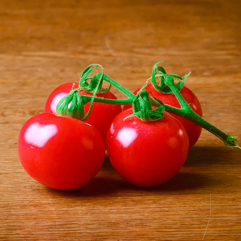 Roma_Snow_Str's tweet photo. Just tried the organic cherry tomatoes from the local farm—bursting with sweet juice, no sour aftertaste at all! Perfect for salads or snacking.  #FreshFind #LocalProduce， https://t.co/3dXFOnRfP9
