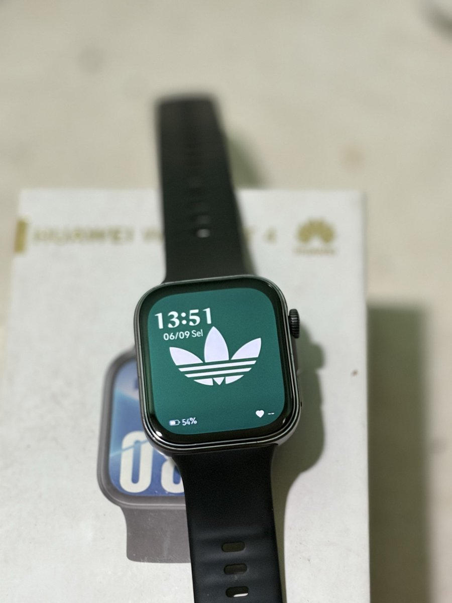 choqlatt's tweet photo. WTS

Huawei Watchfit 4 Black Fullset
Masih garansi sampai tanggal 25 Juni 2026
Kondisi ada baret sedikit yang ditandai bulet merah

Harga 1.100.000 nego tipis

COD Jakarta Selatan only 

#zonauang #zonajajan https://t.co/RHlhW9WhzB