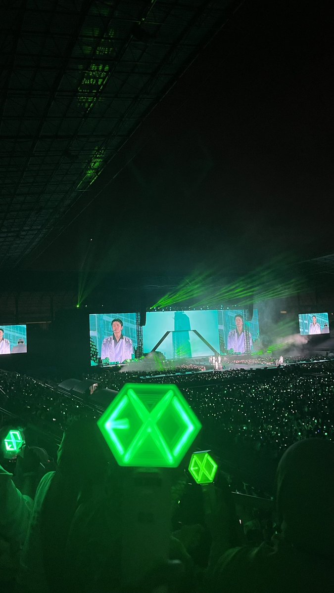 craziestbie's tweet photo. The beauty of exo lightstick
Amazing memories with exo (promotornya tetap anjing dan annoying) 😃✨ https://t.co/trQnFkfTV2