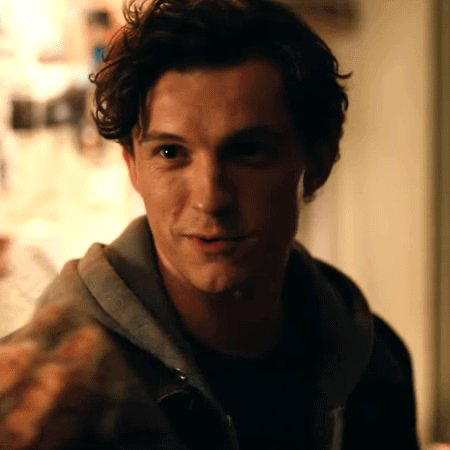 TheCinesthetic's tweet photo. Tom Holland on OBSESSION:

“I went to see it in a full theater. People were screaming, laughing, crying. It was exactly what makes going to the movies so special. The movie was so well made, so entertaining, the actors in it are fantastic.”

(via @El_Hormiguero) https://t.co/uizb9Mr4vH