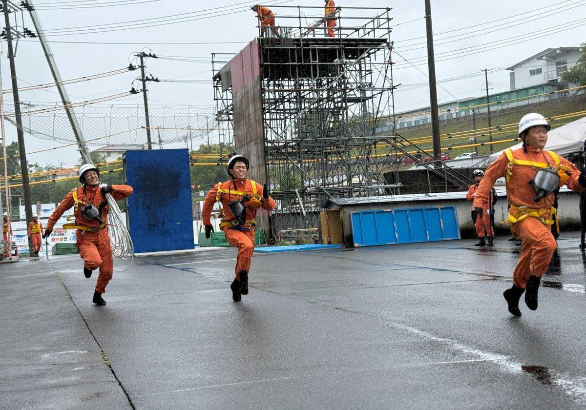 SAFD1970's tweet photo. 特別救助隊が、＃第50回宮城県消防救助技術指導会 に出場します。これに先立ち申告・訓練成果披露を令和8年6月22日に実施しました。本組合から、3種目11名が出場予定です。上位大会出場の切符を掴んでくることを期待しています!
＃塩釜消防　＃救助大会　＃特別救助隊　＃Rescue　＃オレンジ https://t.co/XUc3cEPPSy