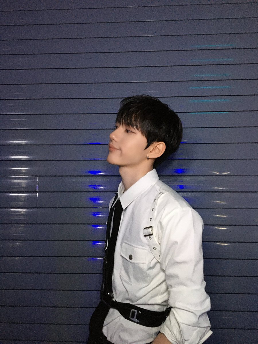 CYE_MEMBERS7's tweet photo. 손들엇!🚨

#서경배 #SEOKYOUNGBAE 
#CLOSEYOUREYES #클로즈유어아이즈
#CYE #클유아 https://t.co/4LRIkzFvAe