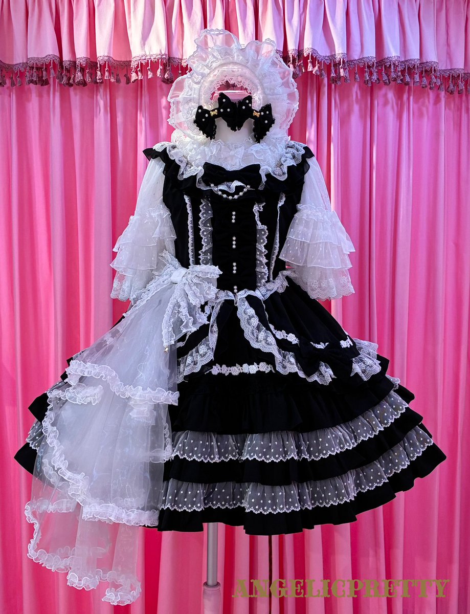 ♡Lovely Princessジャンパースカート ♡クロ ¥49,500(税込) ♡Into a