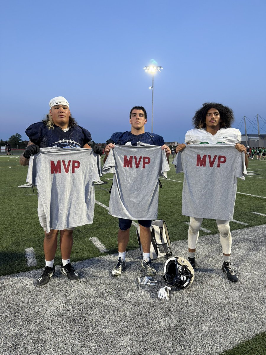 KaimiKV's tweet photo. Shout out to my @gofordsports broβs on securing the MVP bags at camp!
@MaxBridges_23
@JaylandC08 https://t.co/ssM4hd9PAE