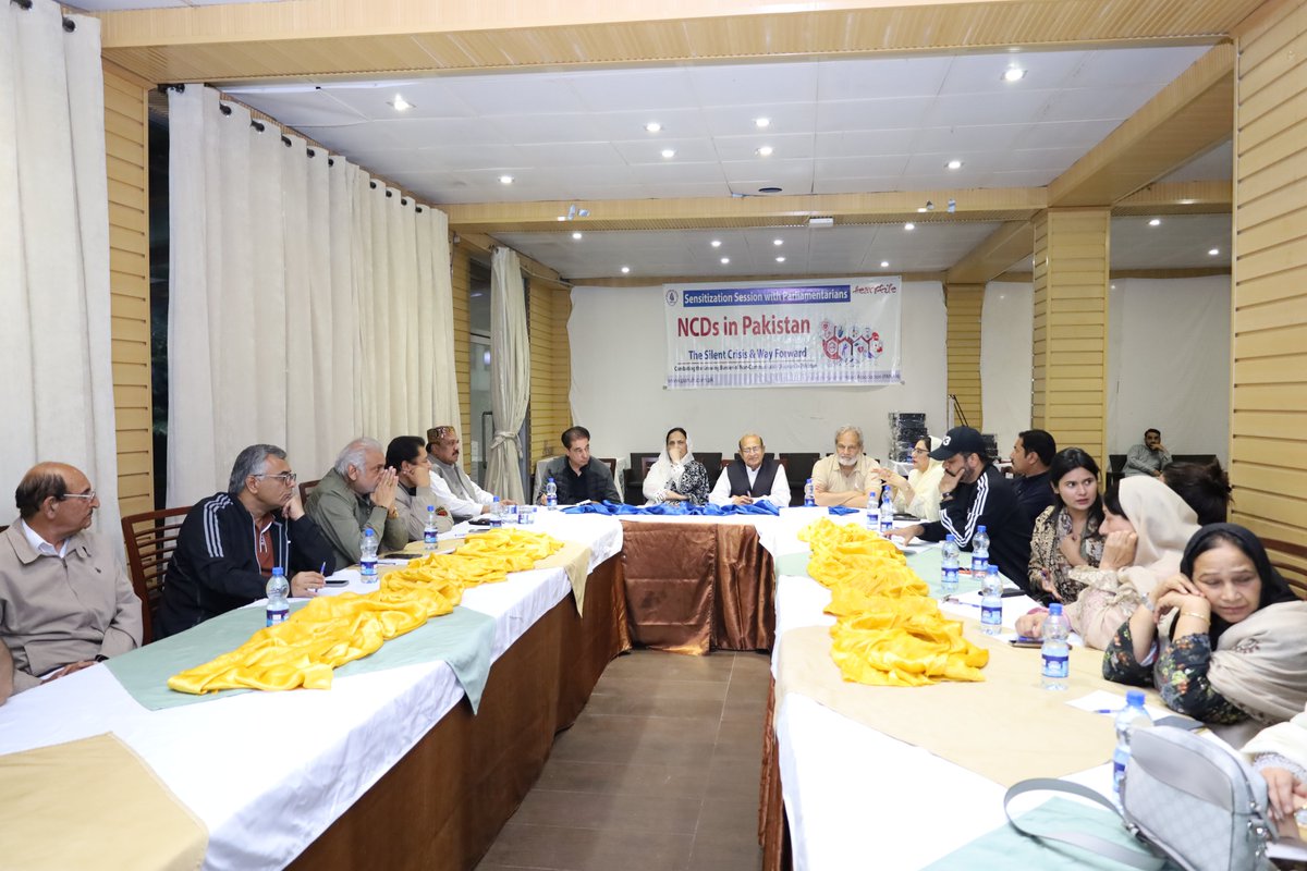 panah84's tweet photo. 𝐌𝐮𝐫𝐫𝐞𝐞 𝐃𝐞𝐜𝐥𝐚𝐫𝐚𝐭𝐢𝐨𝐧
Members of the National Assembly endorsed evidence based policy recommendations aimed at reducing the growing burden of NCDs in Pakistan during a Sensitization Session with Parliamentarians organize by PANAH #Budget2026_27 #TaxSweetenedBeverags https://t.co/d66nMBkoSl