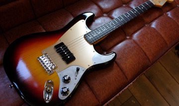 matsunamihr's tweet photo. ストラトのワンマスター化カスタマイズ¥27,000(PU別)

誰しも心の中にもう弾いていないストラトを抱えているもの。実家の押入れ、サークルの部室、向かいのホーム、路地裏の窓、こんなとこにいるはずもないのに。

そのストラト、アストロノーツでワンマスター化できます。
https://t.co/hgnFv6H8XM https://t.co/roKc0mNxGG