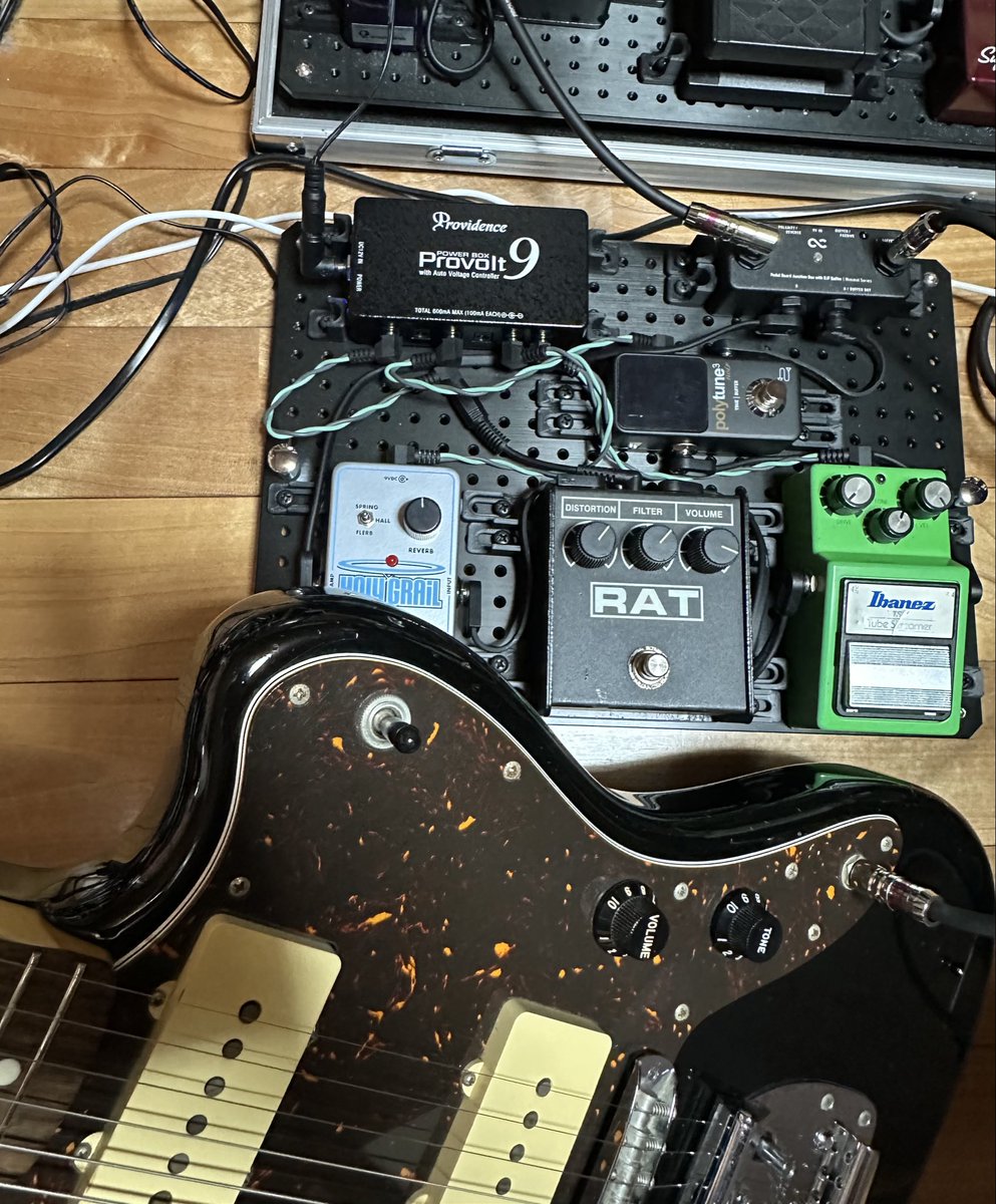 BDriver268420's tweet photo. ホーリーグレイル、良いかも。
ムスタングのサドル、やっぱりちょっと幅広く感じる。
#fender https://t.co/3G45rmKZ62