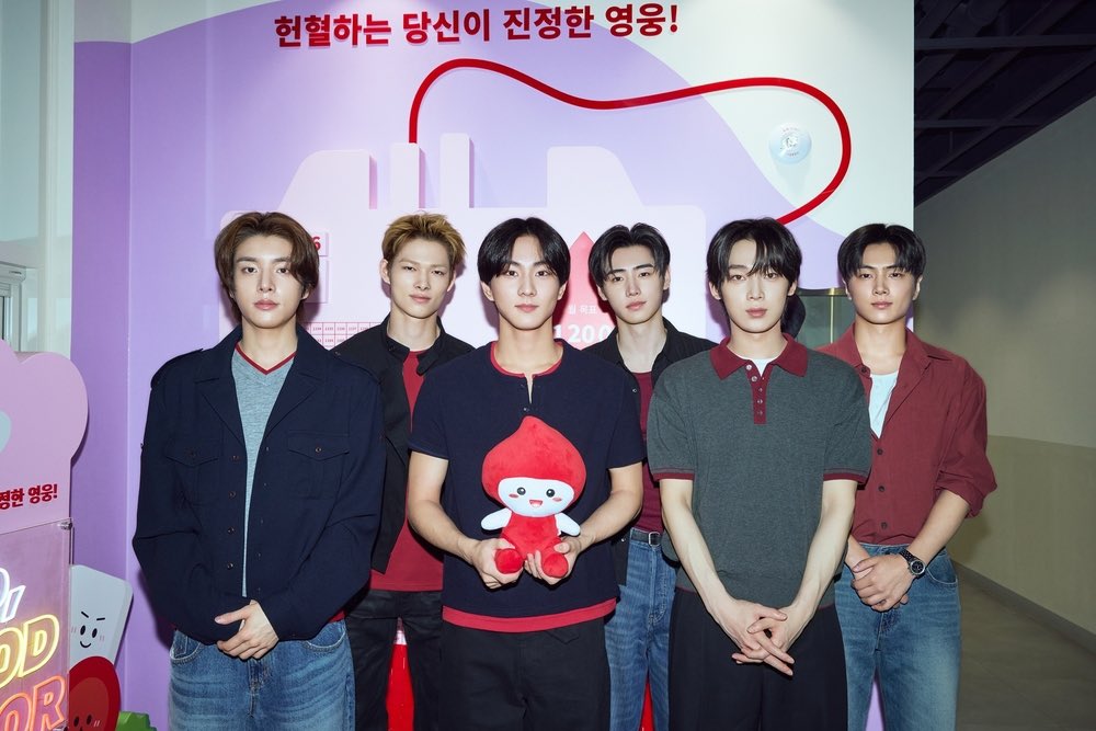 jjongarc's tweet photo. 엔하이픈은 형식적인 콘텐츠 헙업에 그치지 않고, 헌혈에 동참하며 솔선수범했다. 이들은 소속사 빌리프랩을 통해 “직접 헌혈도 하고 WHO 캠페인에도 동참하게 돼 더 뜻깊고 영광”이라며 “앞으로도 엔진 분들께 긍정적 영향을 줄 수 있는 아티스트가 될 수 있도록 노력하겠다”라고 전했다.

선한 영향력이 된 엔하이픈 자랑스러워요 🫳🏻🫳🏻