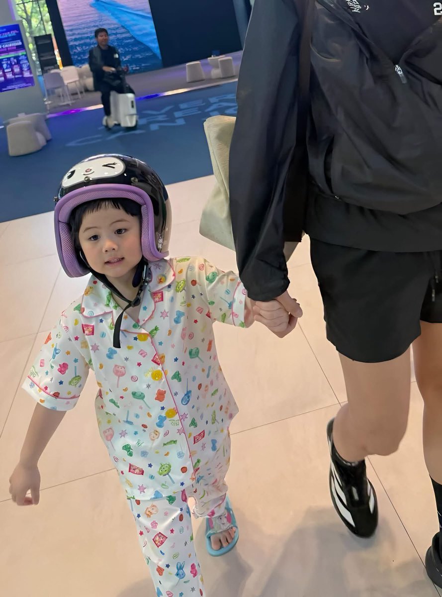 ppcchhhh's tweet photo. คนที่แต่งตัวจัดกว่าแม่ชม https://t.co/y3qinQUfBn